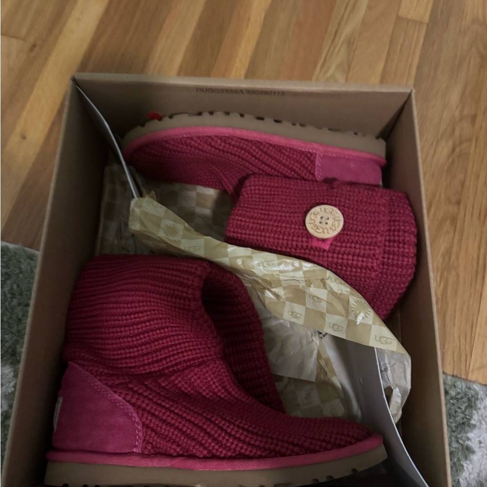 UGG Classic Cardy Boots - Ruby